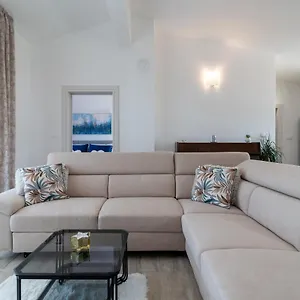  Apartment Amazing Sea View Apartment- Romantica Croatia